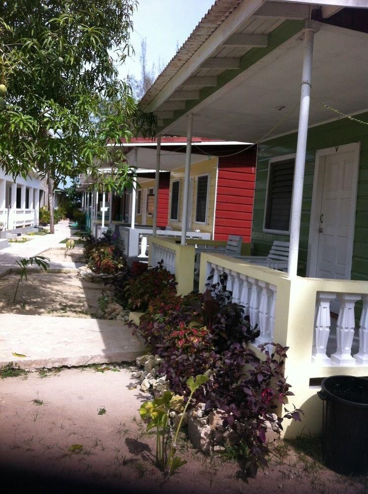 Roots Bamboo Beach Resort Negril Exterior foto